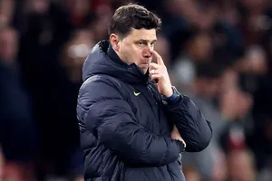 HLV Mauricio Pochettino bất lực chứng kiến Chelsea “bỏ cuộc” trong trận thua lịch sử 0-5 trước Arsenal.