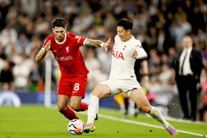 Liverpool và Tottenham đang loạng choạng tiến về đích ở Premier League sẽ đụng độ tại Anfield.