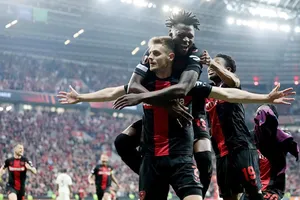 Leverkusen đã có màn lội ngược dòng ấn tượng cầm hòa 2-2 trên sân nhà trước AS Roma.