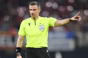 Trọng tài Slavko Vincic điều hành chung kết Champions League giữa Real Madrid và Borussia Dortmund.