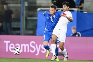 Italy chạy đà cho nỗ lực bảo vệ danh hiệu không tốt khi bị Thổ Nhĩ Kỳ cầm hòa 0-0 trên sân nhà.