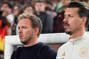 Sandro Wagner hiện đang làm trợ lý cho người thầy cũ Nagelsmann ở tuyển Đức