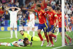 Tây Ban Nha dễ dàng tiến vào vòng 16 đội sau chiến thắng 1-0 trước đương kim vô địch Italy.