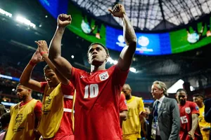 Panama giáng một đòn mạnh vào cơ hội đi tiếp của tuyển Mỹ bằng chiến thắng 2-1.