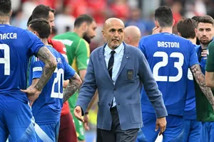 HLV Luciano Spalletti nhận trách nhiệm khi Italy bị loại trước vòng tứ kết Euro sau 20 năm.