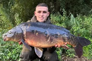 Phil Foden tiếp tục thể hiện kỹ năng câu cá thật sự ấn tượng của mình.