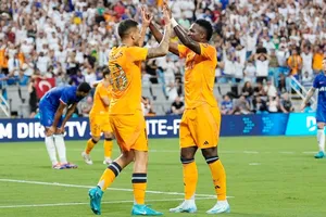 Real Madrid đã khép lại chuyến du đấu tại Mỹ của họ bằng chiến thắng 2-1 trước Chelsea.