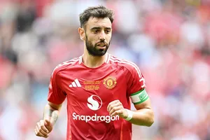 Tiền vệ Bruno Fernandes đã gia hạn hợp đồng thêm một năm cho đến tháng 6-2027.