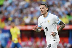 Darwin Nunez sẽ phải ngồi ngoài trong 5 trận đấu sắp tới của tuyển Uruguay.
