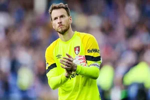 Arsenal ký hợp đồng với thủ thành Neto theo dạng cho mượn một mùa giải từ Bournemouth.