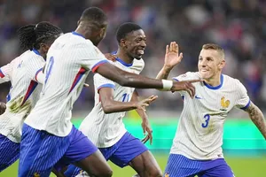 Pháp đánh bại Bỉ 2-0 và đánh dấu 43 năm không thua một trận đấu chính thức trước đối thủ này.