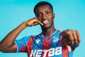 Eddie Nketiah trong màu áo mới Crystal Palace