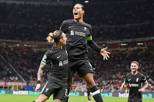 Liverpool dù thủng lưới sớm nhưng xuất sắc ngược dòng đánh bại chủ nhà AC Milan 3-1.