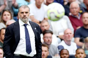 HLV Ange Postecoglou tự tin có thể mang về những danh hiệu cho Tottenham.