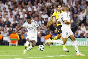 Vinicius Junior ghi cú hat-trick tuyệt vời giúp Real Madrid ngược dòng đè bẹp Borussia Dortmund 5-2