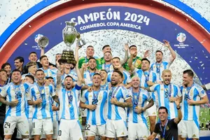 Lionel Messi là đội trưởng của Argentina vô địch Copa America 2024, là đội tuyển thứ 2 của thế giới sau Tây Ban Nha vô địch 3 giải đấu lớn liên tiếp.
