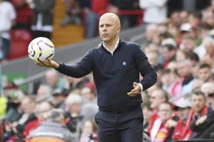 HLV Arne Slot luôn chừng mức trước những lời khen về khởi đầu lịch sử cùng Liverpool.