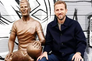Một bức tượng Harry Kane đã được khánh thành tại London vào thứ Hai.