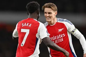 Martin Odegaard chói sáng giúp Arsenal giành chiến thắng đầu tiên tại Premier League kể từ ngày 5-10.
