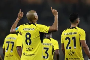 Al-Ittihad vươn lên vị trí đầu bảng Saudi Pro League sau trận thắng Al-Fateh