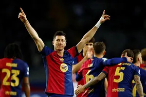 Robert Lewandowski trở thành cầu thủ thứ 3 trong lịch sử ghi 100 bàn trở lên tại Champions League.