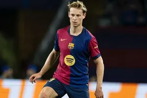 Barcelona buộc phải để Frenkie de Jong ra đi vào mùa hè nếu anh không sớm phản hồi lời đề nghị gia hạn.