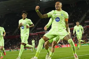 Barcelona đánh bại chủ nhà Mallorca 5-1 với cú đúp bàn thắng của Raphinha. 
