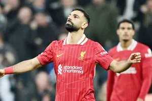 Liverpool hòa 3-3 đầy kịch tính với Newcastle trong ngày Mohamed Salah tiếp tục chói sáng.