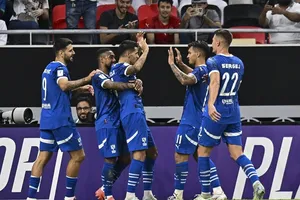 Al-Hilal có chiến thắng đầy kịch tính 3-2 trước Al-Raed
