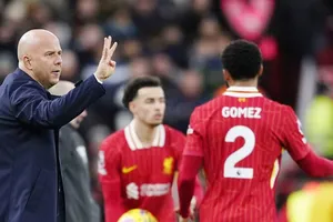 Liverpool lần đầu tiên hòa 2 trận liên tiếp ở Premier League là dấu hiệu cảnh báo cho HLV Arne Slot.