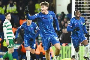 Marc Guiu ghi hat-trick giúp Chelsea giành chiến thắng 5-1 trước Shamrock Rovers.