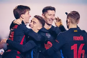 Barcelona thắng dễ dàng 4-0 trước Barbastro để giành quyền vào vòng 16 đội Copa del Rey.