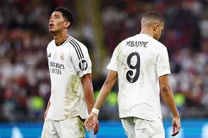 Kylian Mbappe đã ghi bàn ở “Siêu kinh điển” nhưng Real Madrid vẫn thua bẽ bàng.