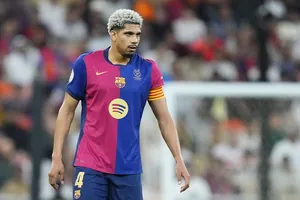 Barcelona đã gia hạn hợp đồng với Ronald Araujo thêm 6 mùa giải nữa.