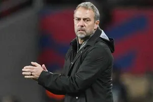 HLV Hansi Flick khen ngợi sự khao khát ghi bàn của Barcelona khi đánh bại Valencia 7-1.