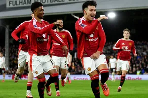 Man.United vất vả thắng 1-0 trên sân Fulham nhờ cú sút xa may mắn của trung vệ Lisandro Martinez.