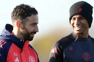HLV Ruben Amorim có mối quan hệ nhanh chóng xấu đi với Marcus Rashford.