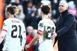 HLV Arne Slot không hối hận về việc lựa chọn đội hình khiến Liverpool thua 0-1 tại Plymouth Argyle và bị loại khỏi FA Cup.