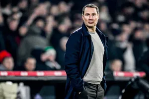 Feyenoord sa thải HLV Brian Priske chỉ 2 ngày trước trận lượt đi vòng play-off Champions League với AC Milan.