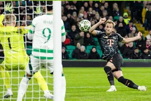 Harry Kane tiếp tục ghi bàn vào lưới thủ thành Kasper Schmeichel giúp Bayern Munich đánh bại Celtic 2-1.