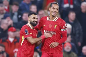 Mohamed Salah tuyên bố anh và các cựu binh như Virgil van Dijk xứng đáng có thêm một danh hiệu Premier League.
