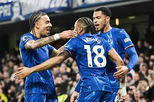 Chelsea thắng 4-0 trước đội xếp cuối bảng Southampton tạm vươn lên vị trí thứ 4.