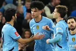 Nico O’Reilly ghi cú đúp giúp Man.City thắng Plymouth Argyle 3-1 vào tứ kết FA Cup.