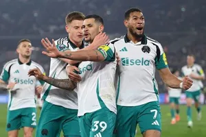 Newcastle khởi động cho trận chung kết Cúp Liên đoàn Anh bằng chiến thắng 1-0 trên sân West Ham.
