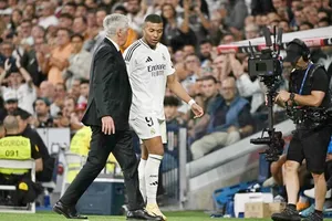 Kylian Mbappe gặp vấn đề về cơ trước trận derby với Atletico Madrid ở lượt về vòng 1/8 Champions League.