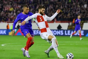 Croatia kiềm chế Kylian Mbappe để giành chiến thắng 2-0 trước Pháp.