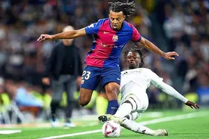 Jules Kounde đã chơi 90 trận liên tiếp ở các cấp độ kể từ ngày 28-11-2023.