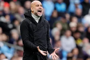 HLV Pep Guardiola tin rằng ông hoặc các cầu thủ Man.City không xứng đáng nhận được tiền thưởng trong mùa giải này.