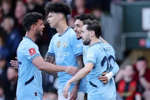 Man.City lội ngược dòng đánh bại chủ nhà Bournemouth 2-1 ở tứ kết FA Cup vào Chủ Nhật.