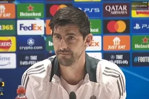 Thibaut Courtois phạt biểu trong cuộc họp báo trước trận đấu